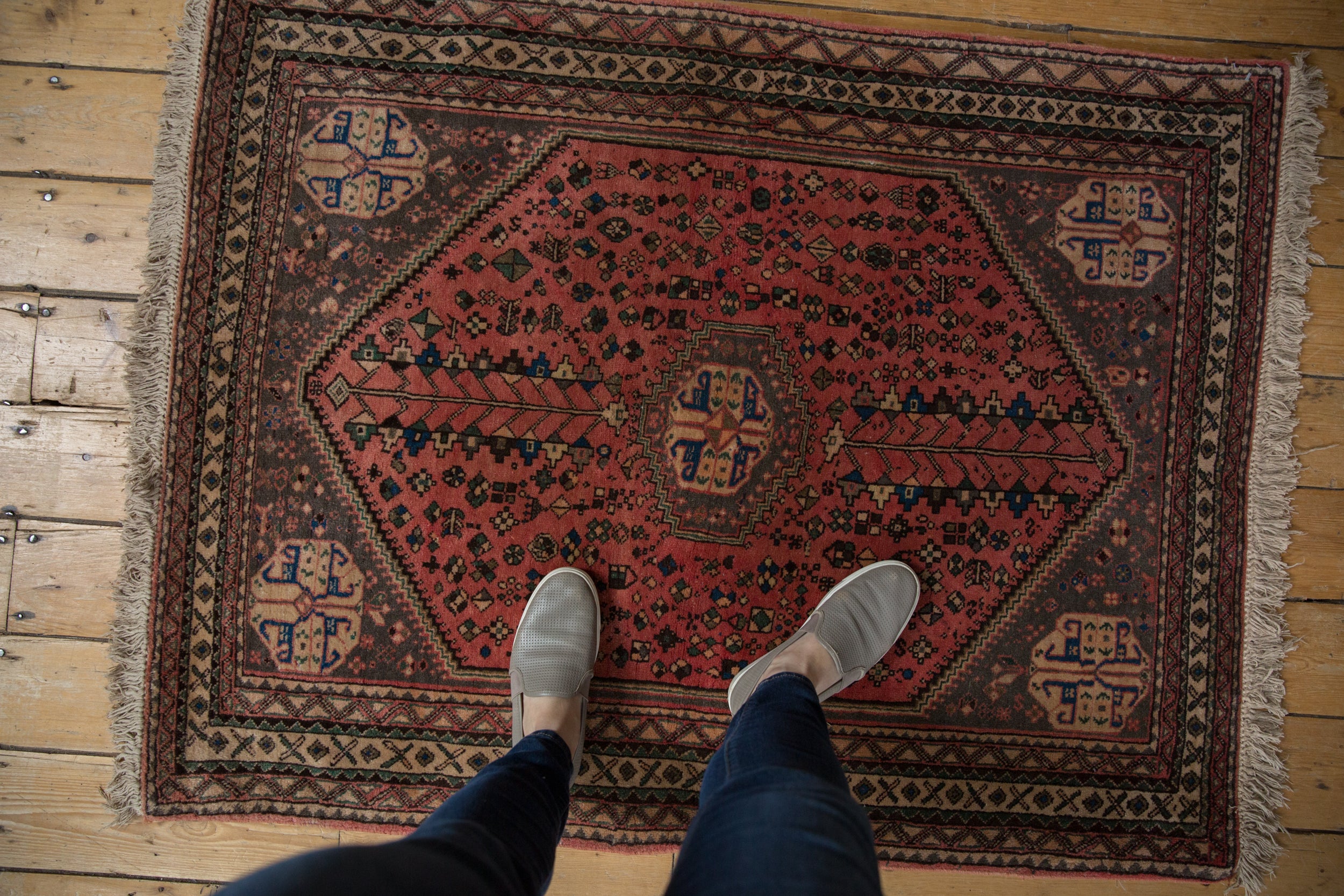 3.5x4.5 Vintage Abadeh Square Rug // ONH Item mc001543 Image 1