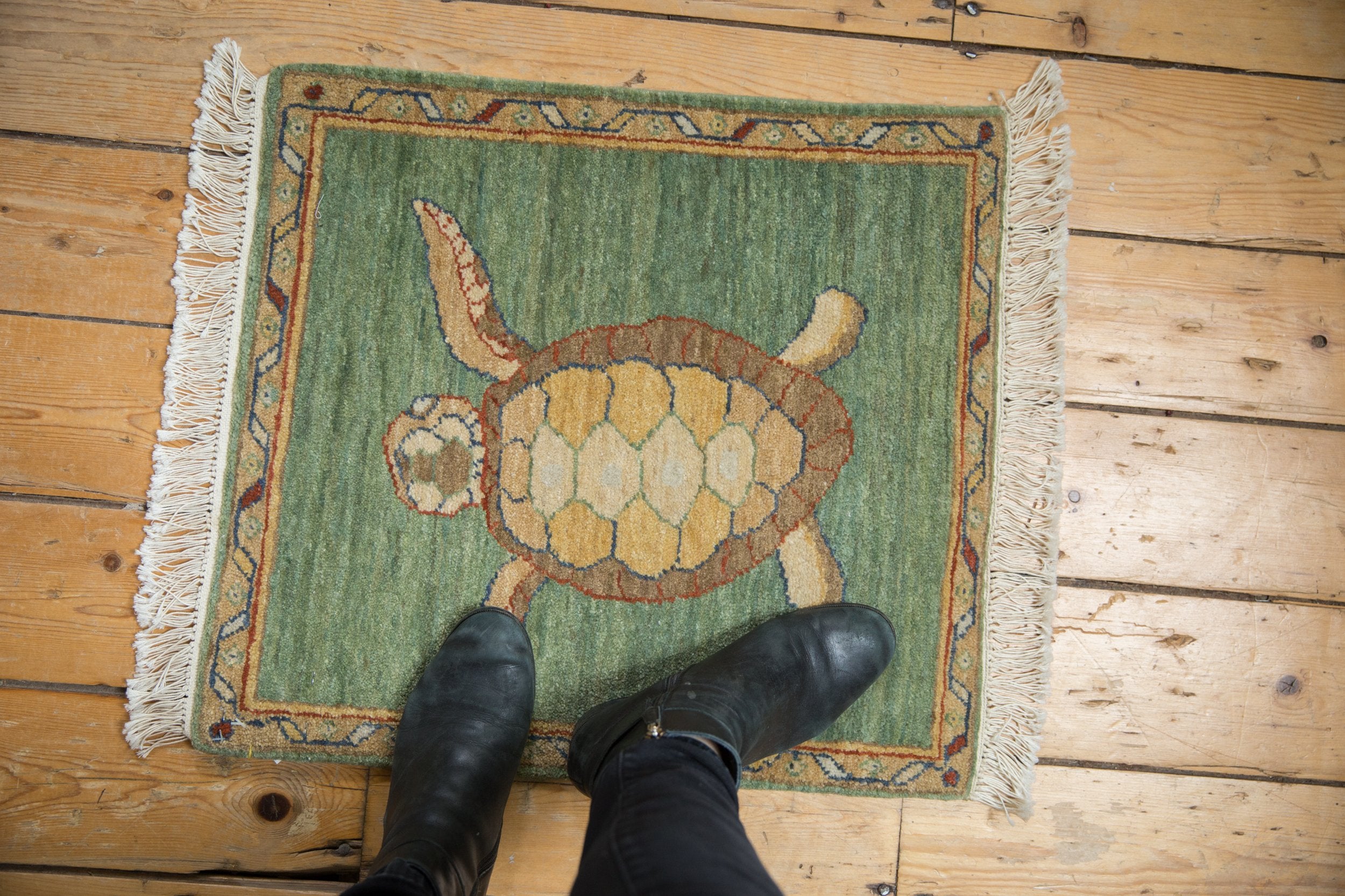 2x2 Vintage Pictorial Armenian Turtle Design Square Rug Mat // ONH Item mc001734 Image 1