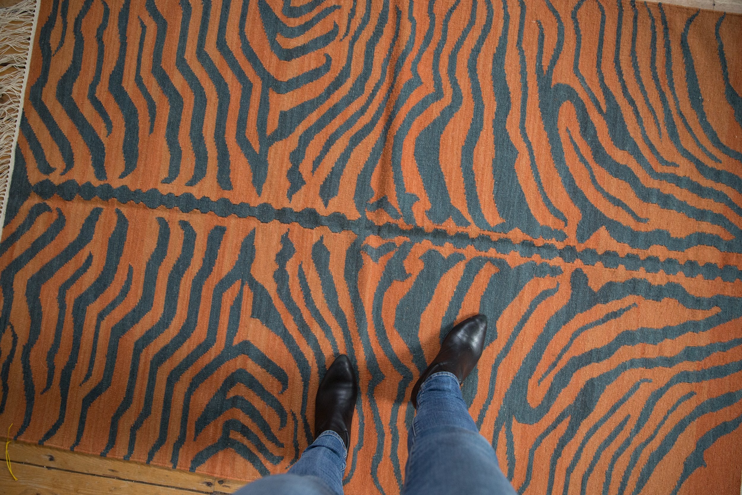 RESERVED 4x6 Vintage Tiger Kilim Rug // ONH Item mc001737 Image 1