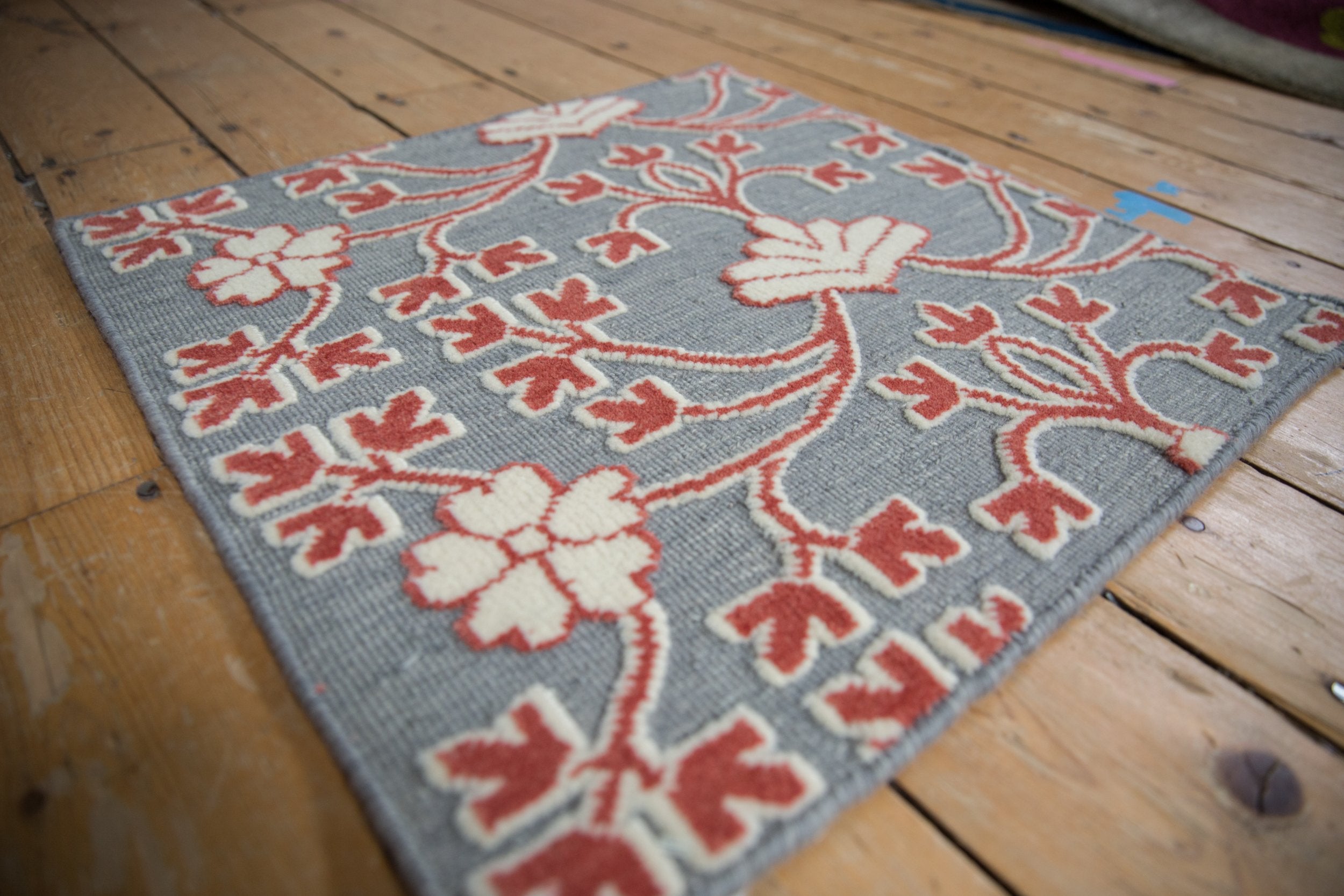 2x2 New Indian Samarkand Design Square Rug Mat // ONH Item mc002038 Image 1