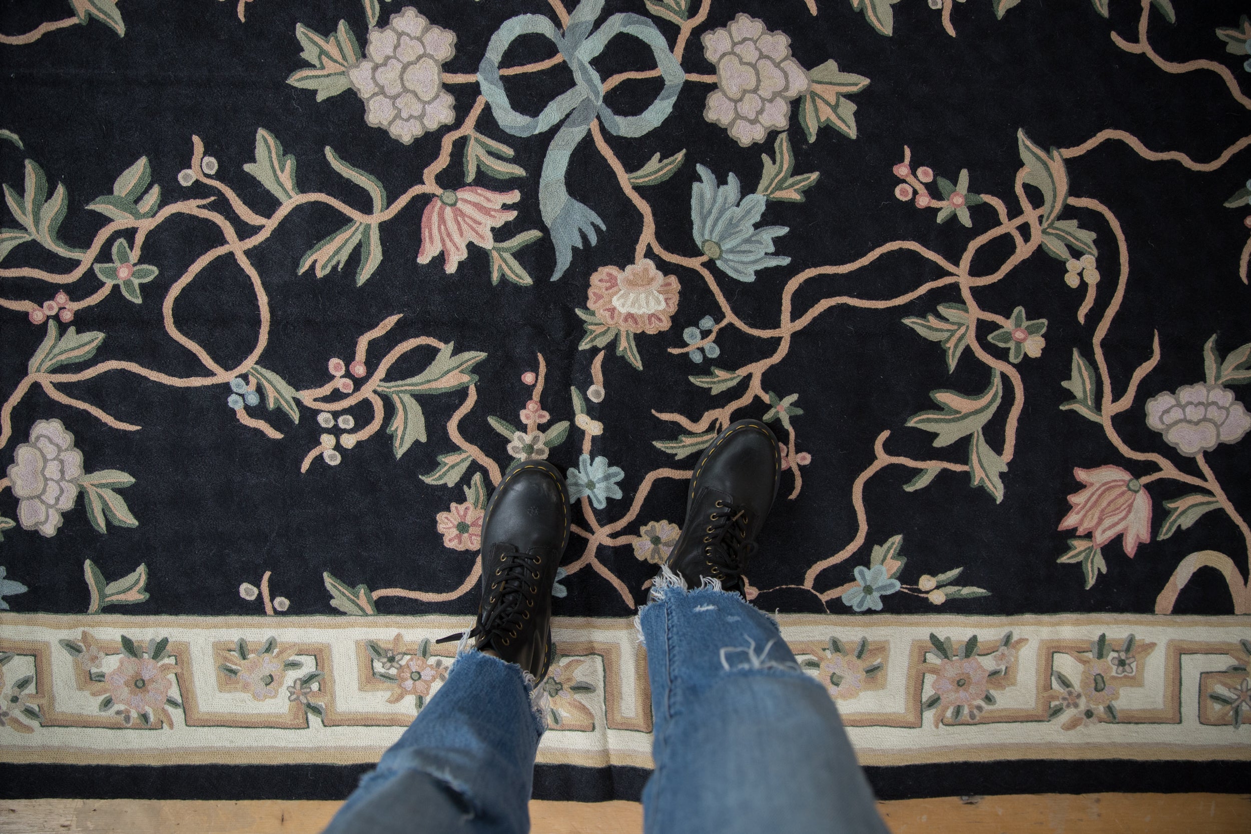 6x9 Vintage Chainstitch Carpet // ONH Item mc002069 Image 1