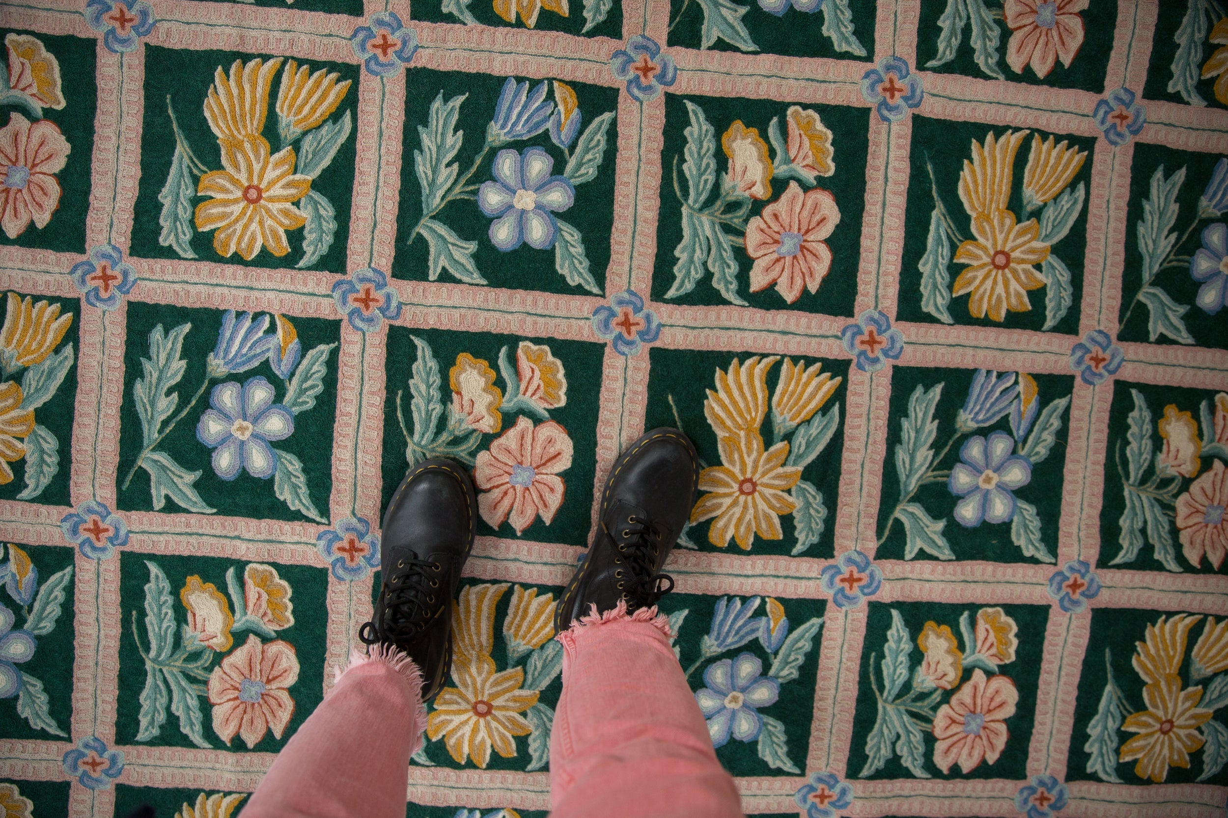 8.5x11.5 Vintage Chainstitch Carpet // ONH Item mc002093 Image 1