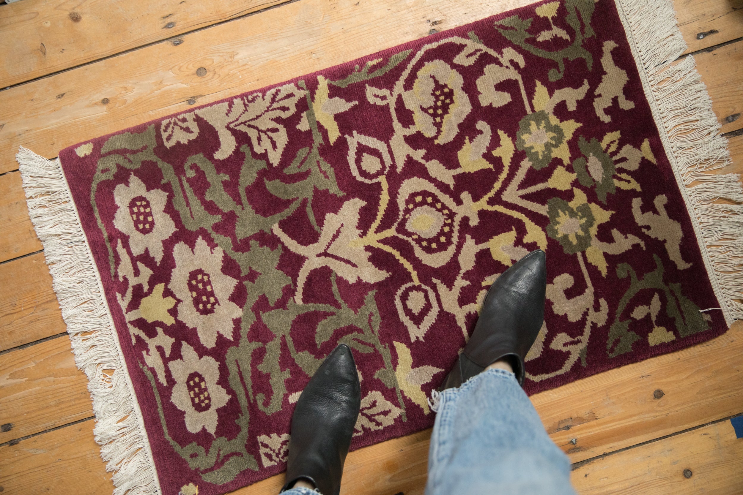 2x3 Vintage Contemporary Indian Savonnerie Design Rug Mat // ONH Item mc002169 Image 1