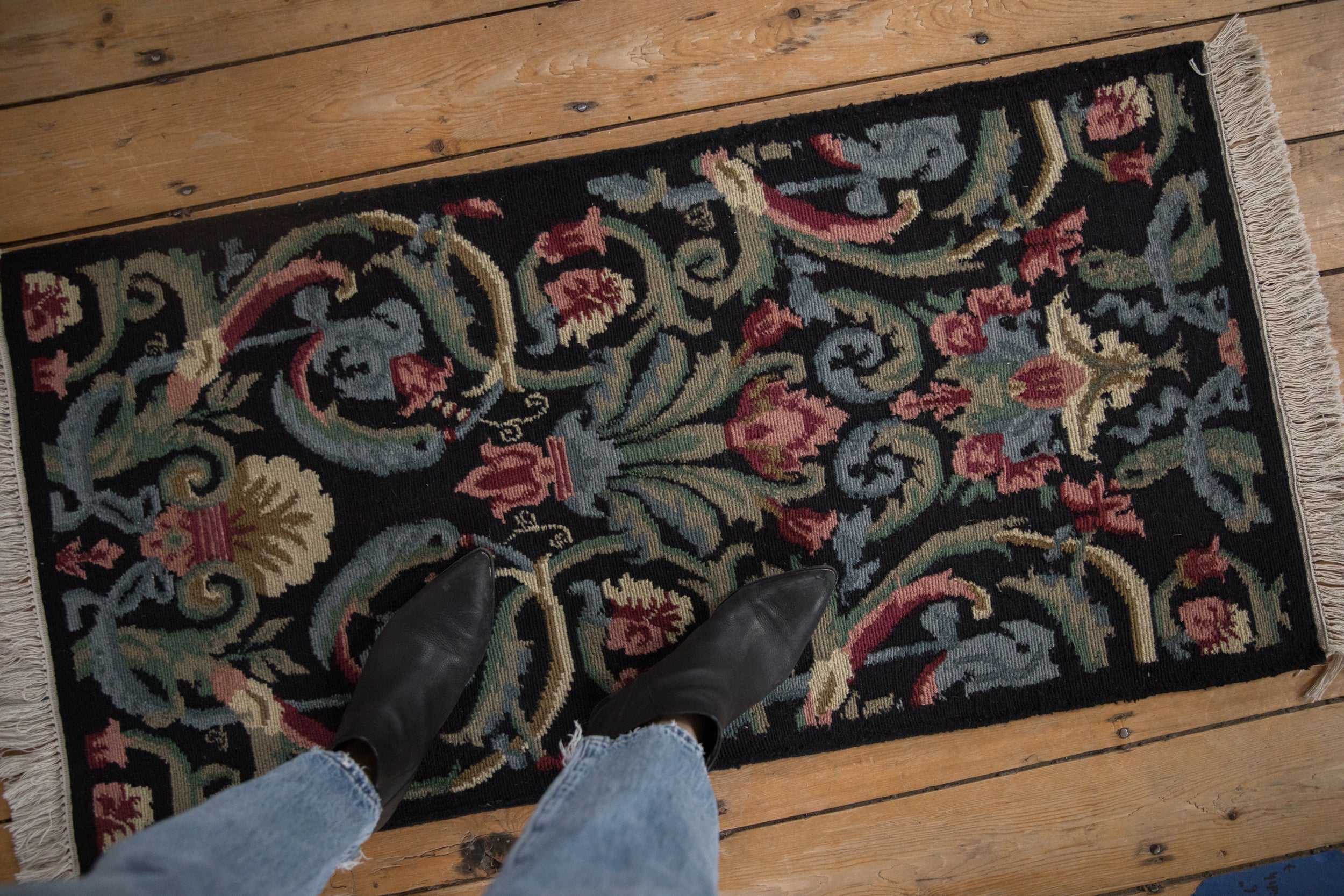 2x4 Vintage Contemporary Indian Savonnerie Design Rug Runner // ONH Item mc002170 Image 1