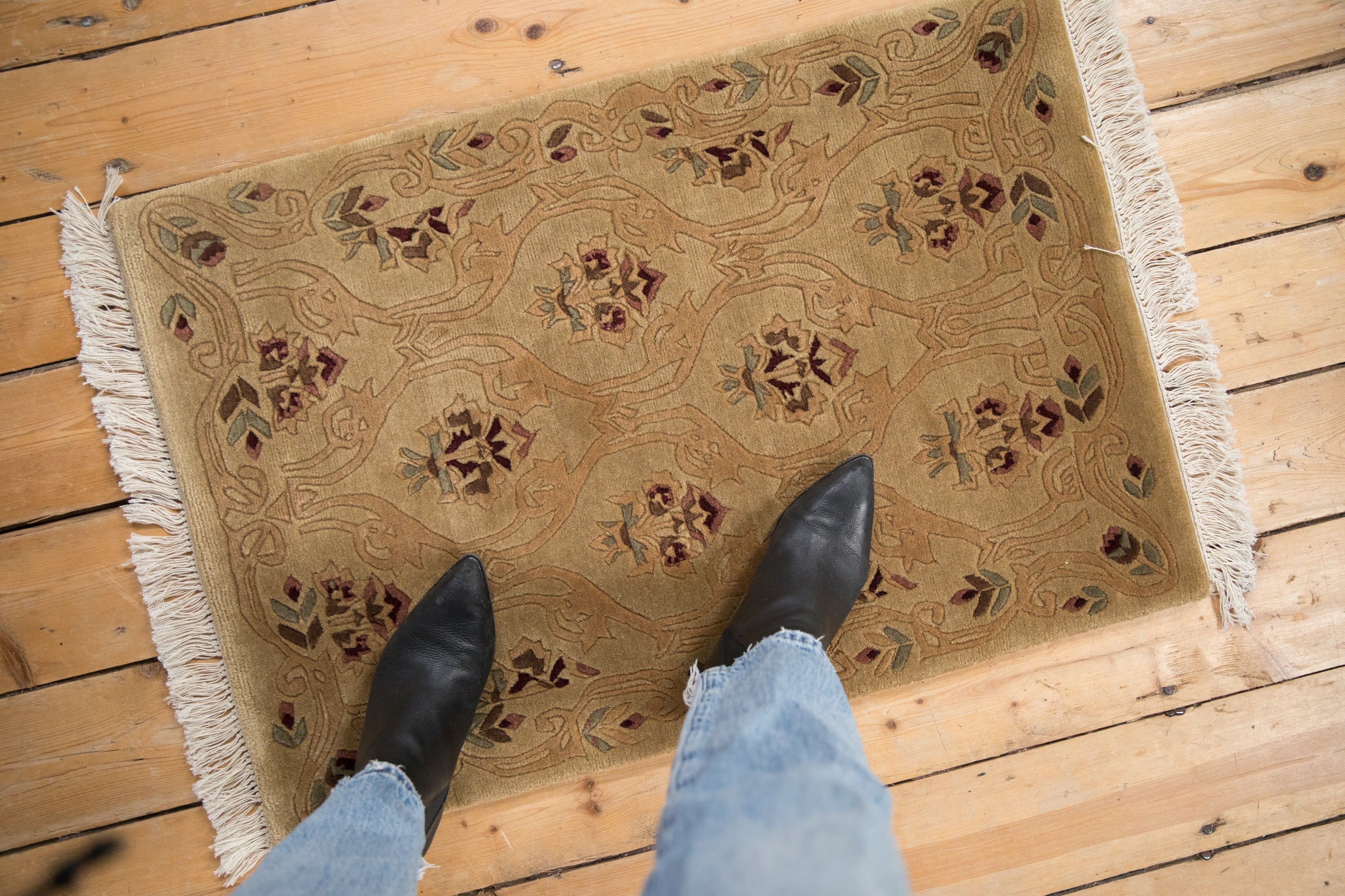 2x3 Vintage Contemporary Indian Savonnerie Design Rug Mat // ONH Item mc002174 Image 1