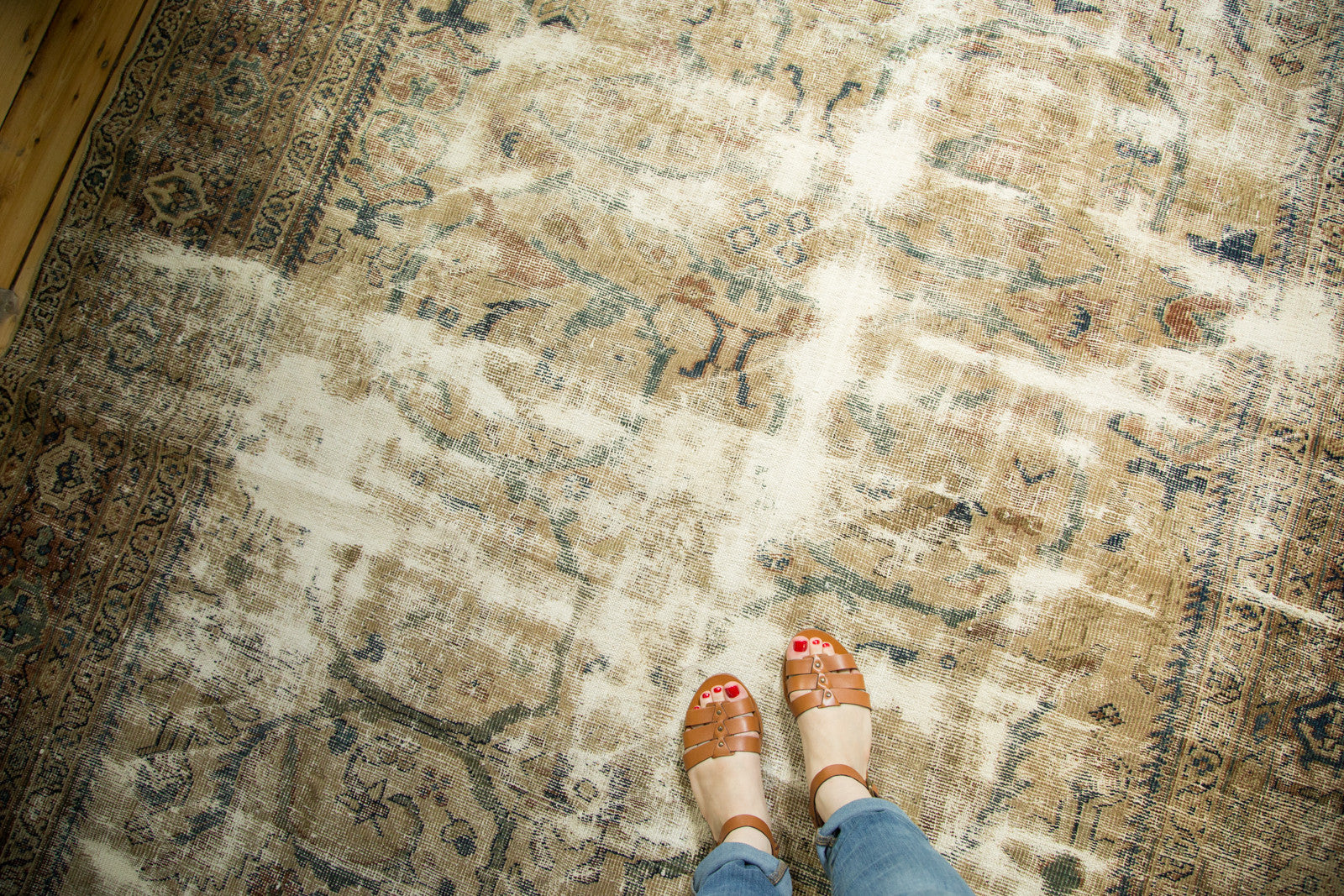 Distressed Mahal Carpet