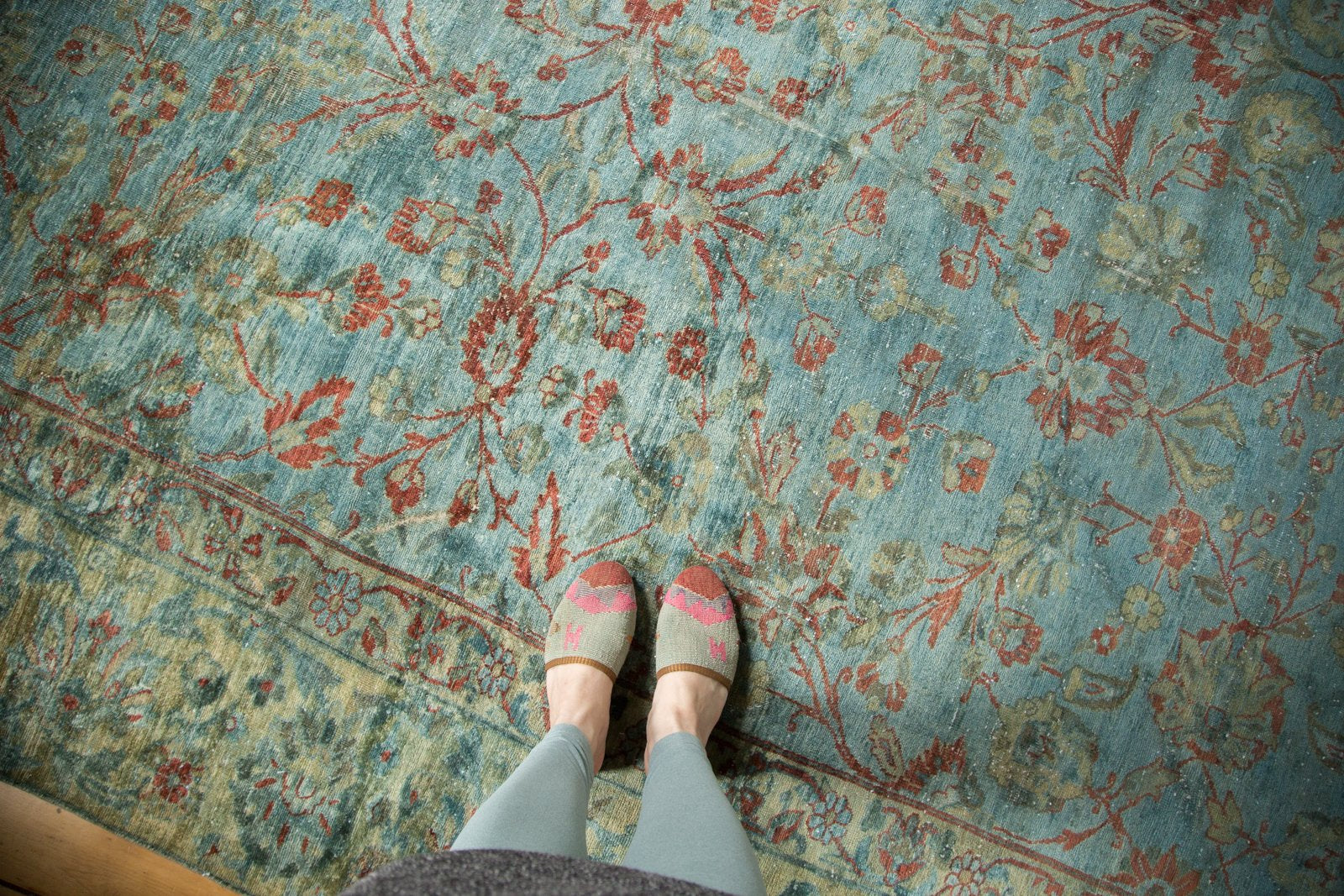 Vintage Distressed Mahal Carpet