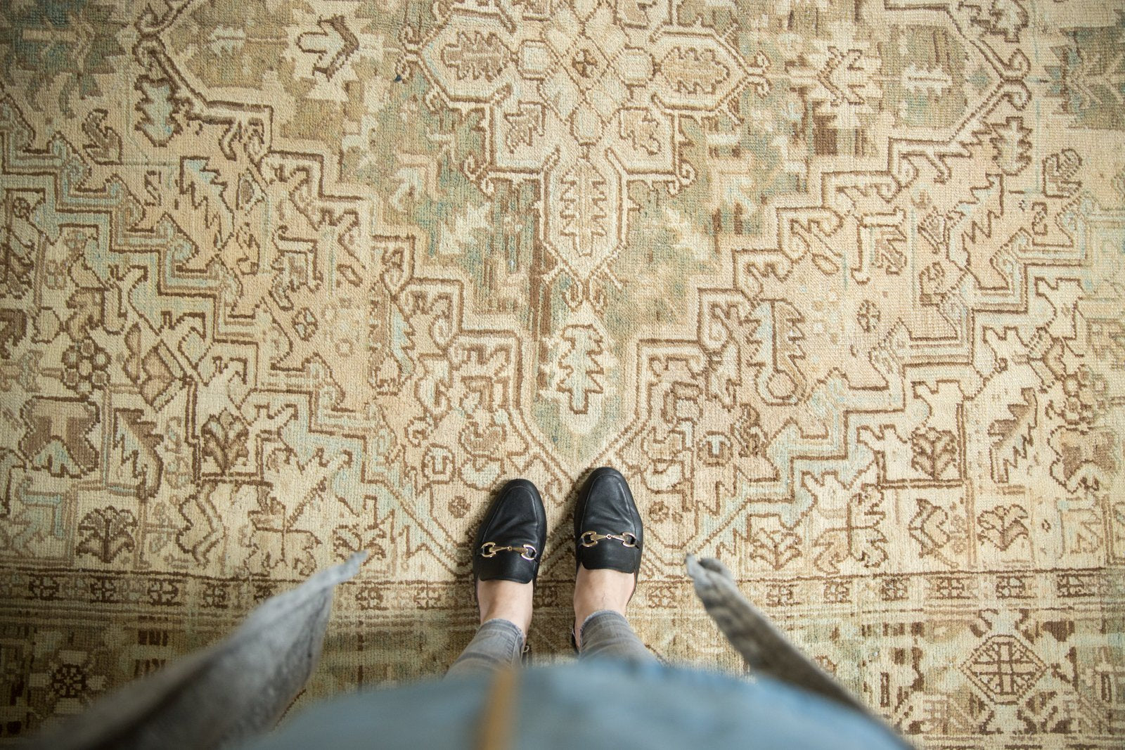 7.5x10.5 Vintage Distressed Heriz Carpet // ONH Item sm001411 Image 1