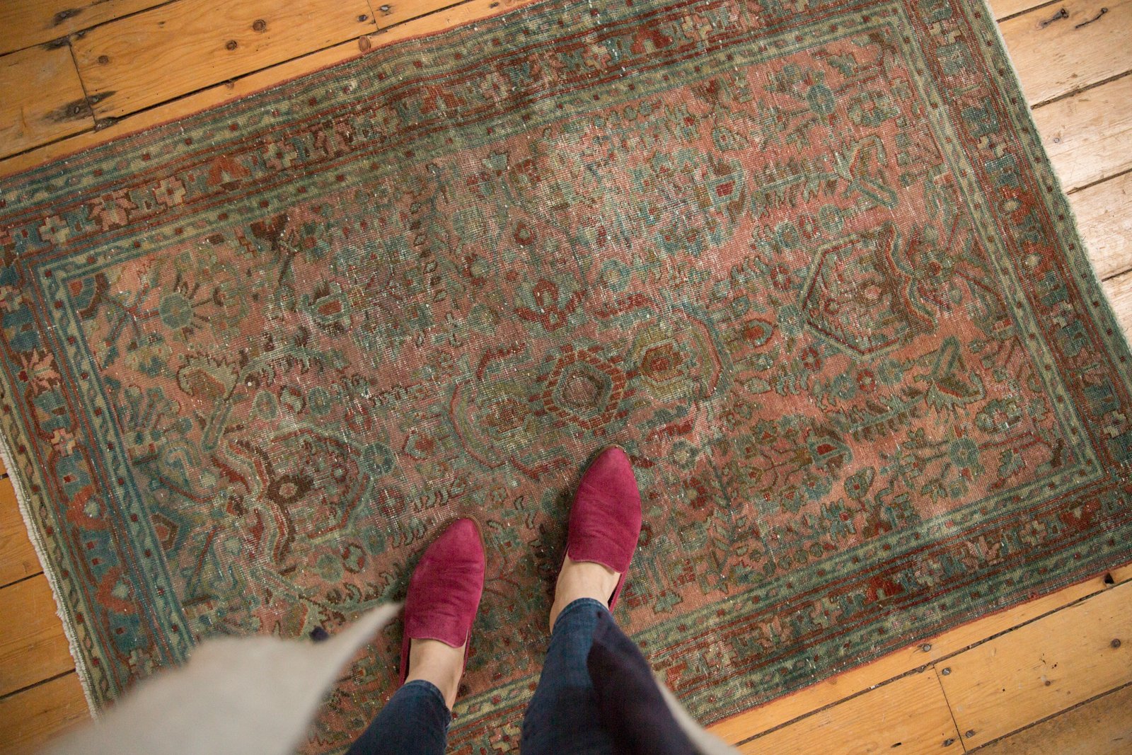 3.5x5 Vintage Distressed Sarouk Rug // ONH Item sm001472 Image 1