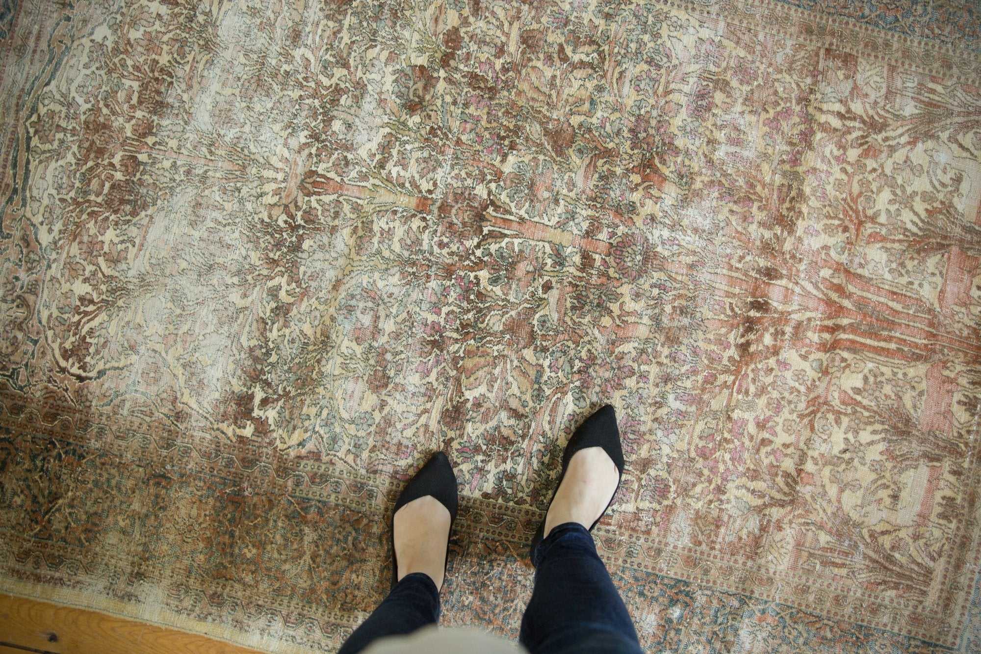 4.5x7.5 Vintage Distressed Isfahan Rug // ONH Item sm001544 Image 1