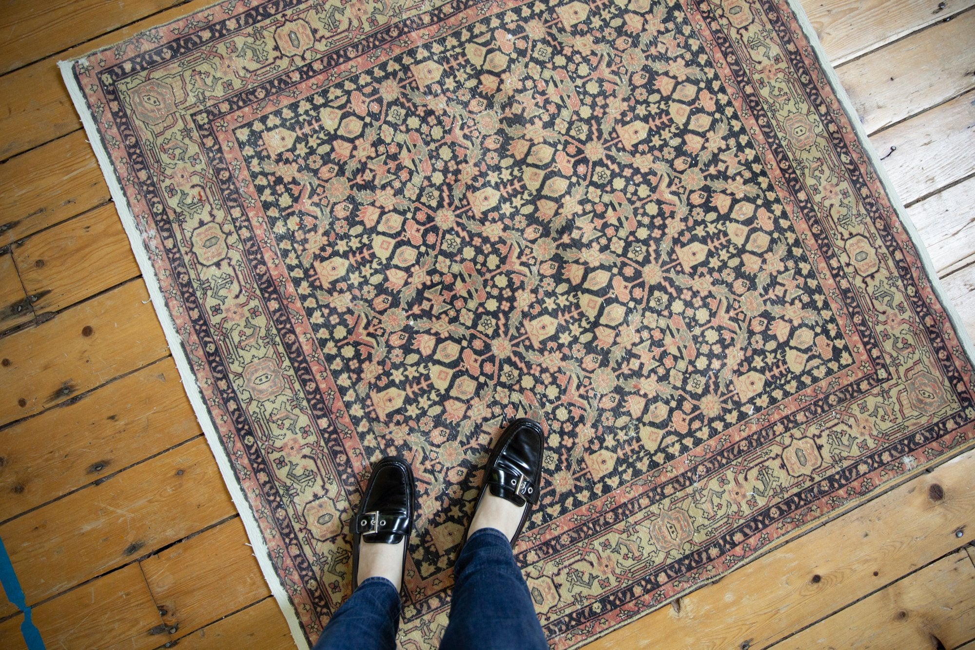 4x4 Vintage Distressed Sparta Square Rug // ONH Item sm001546 Image 1