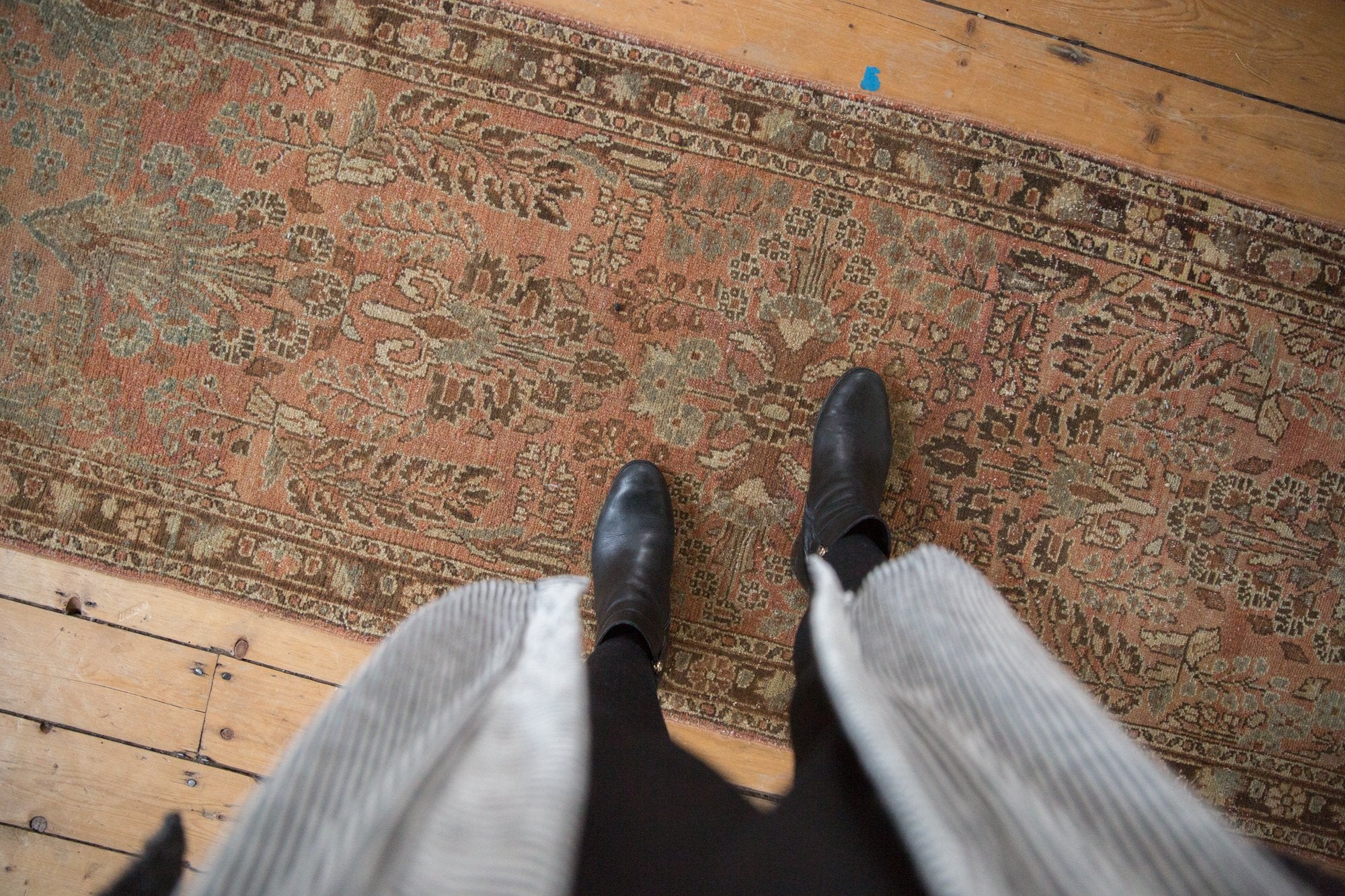 2.5x17 Vintage Distressed Lilihan Rug Runner // ONH Item sm001553 Image 1