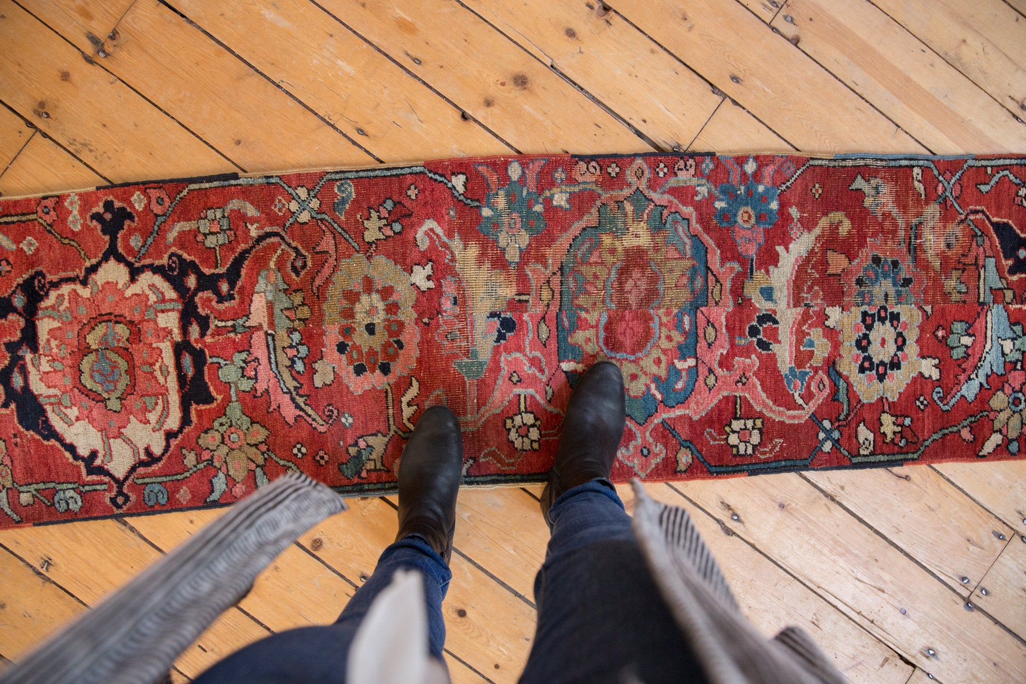 1.5x15 Antique Fragment Serapi Rug Runner // ONH Item sm001564 Image 1