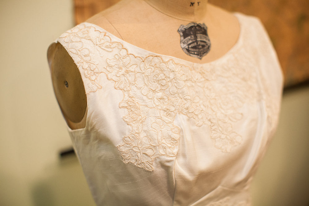 Vintage 60s Wedding Dress // ONH Item 1702 Image 1