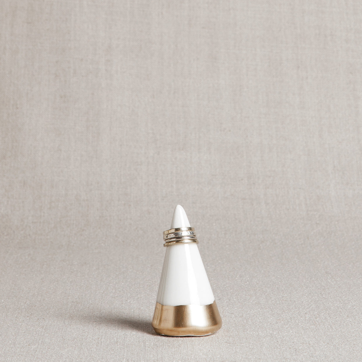 White and Gold Ring Holder // ONH Item 3497